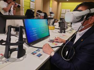 「横浜市民防災センター水災害体験装置」「VR 自由体験コーナー」を視察